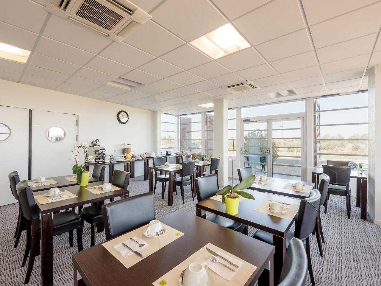 Cit'Hotel Talencia Thouars Exterior photo