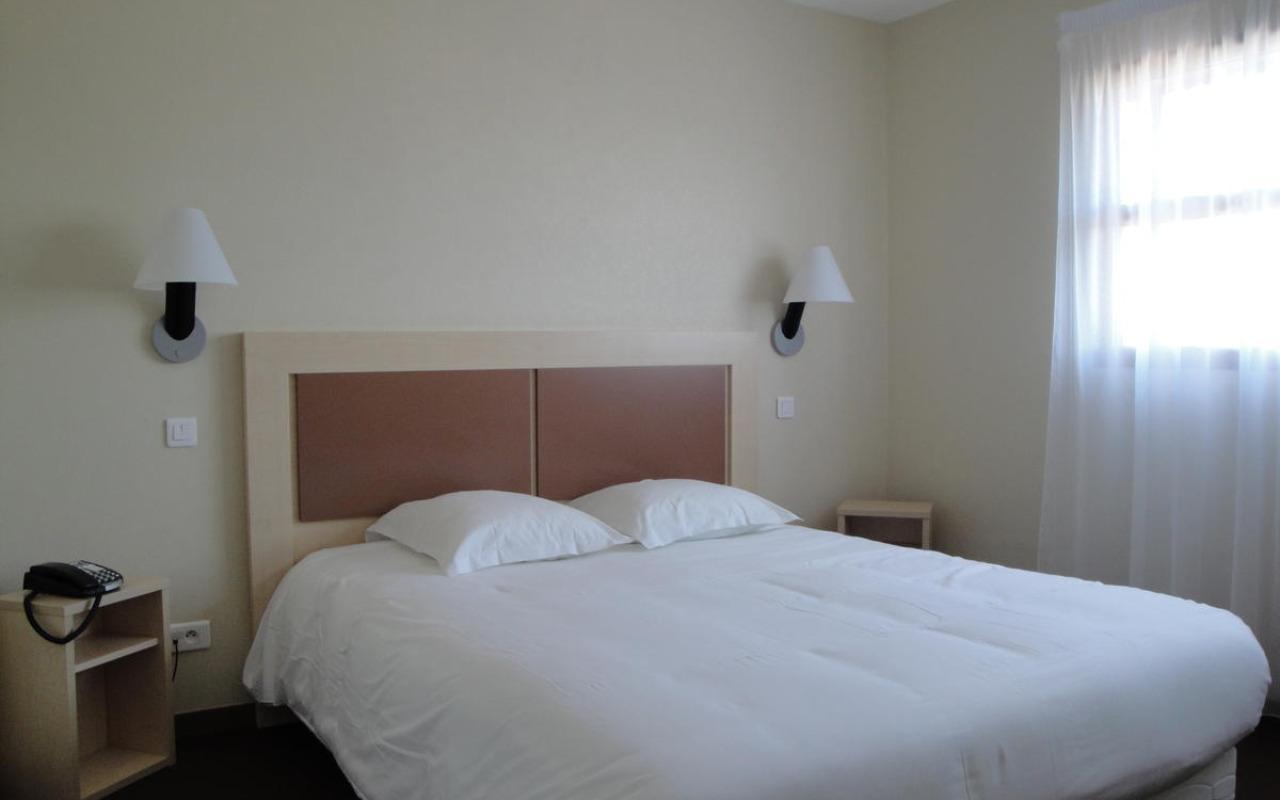 Cit'Hotel Talencia Thouars Exterior photo