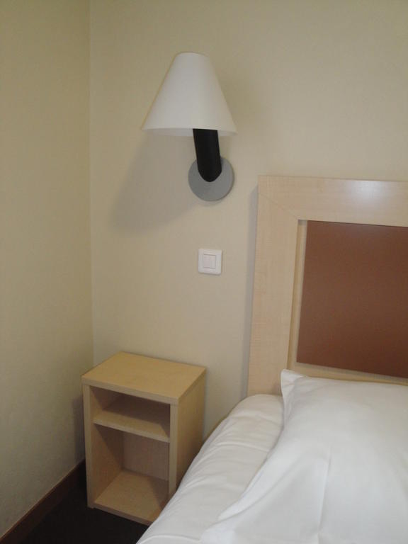 Cit'Hotel Talencia Thouars Room photo